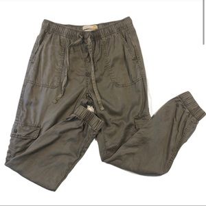 NWT SM army green C&C Cargo pants.
